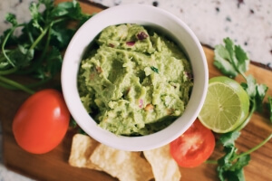 A dish of guacamole